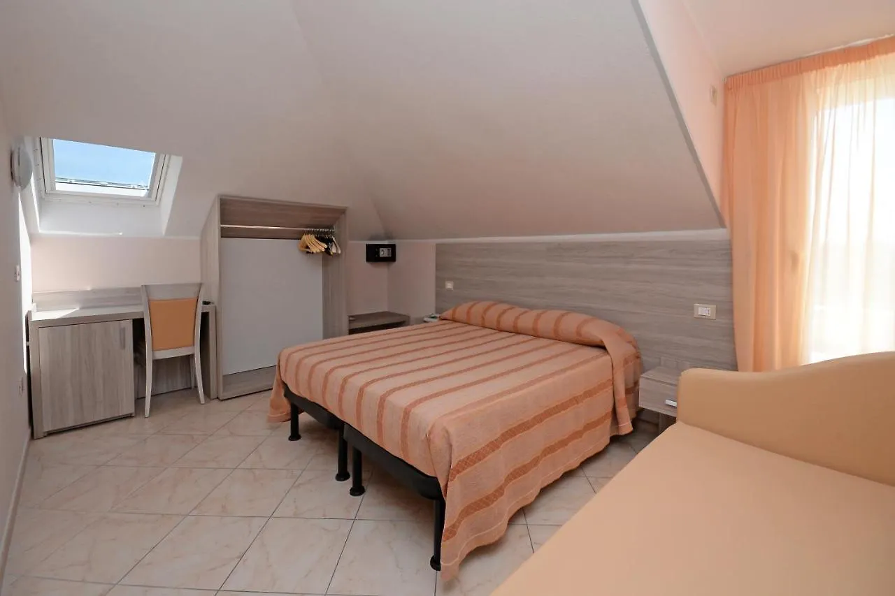 Hotel Concorde Cesenatico 3*,
